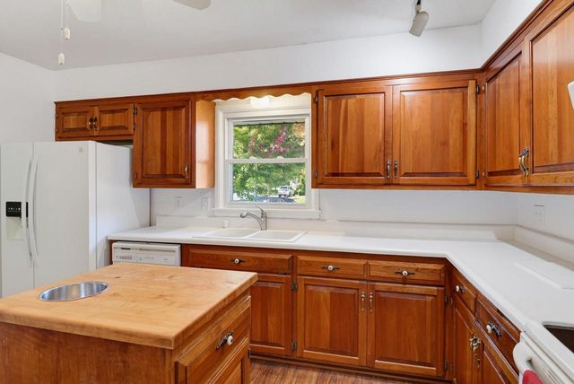 5421 Laura LANE, Greendale, WI 53129