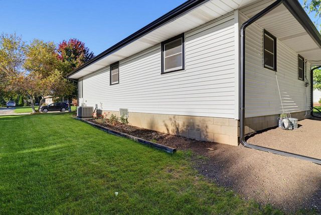 5421 Laura LANE, Greendale, WI 53129