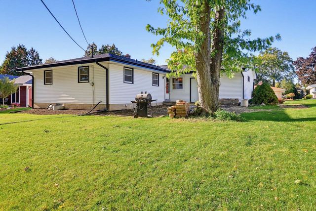 5421 Laura LANE, Greendale, WI 53129