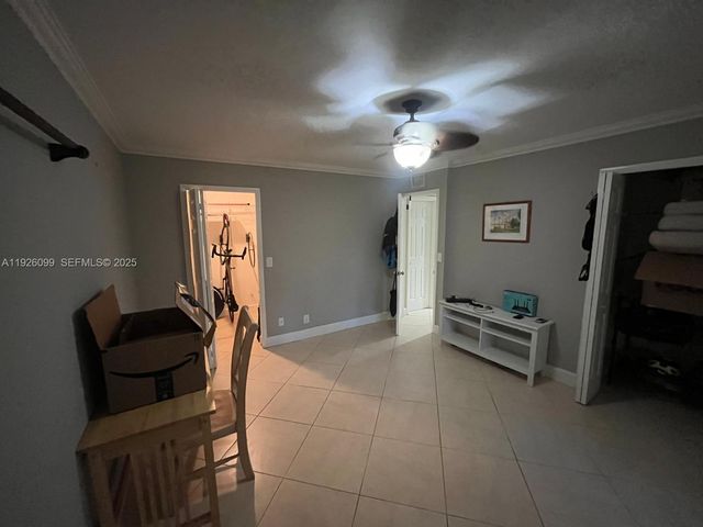 16233 Laurel Dr 17, Weston, FL 33326