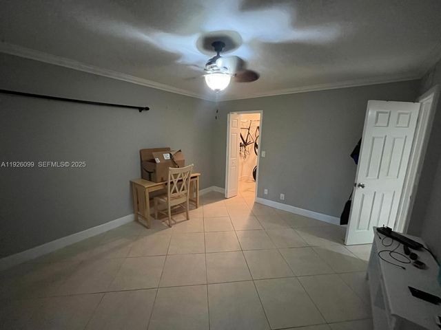 16233 Laurel Dr 17, Weston, FL 33326