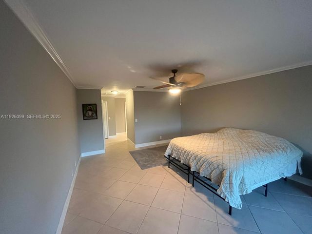 16233 Laurel Dr 17, Weston, FL 33326
