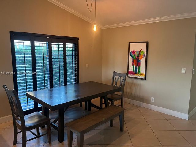 16233 Laurel Dr 17, Weston, FL 33326