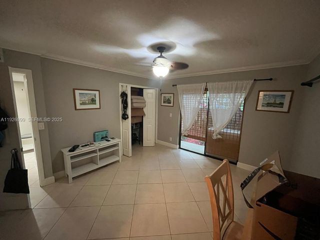 16233 Laurel Dr 17, Weston, FL 33326