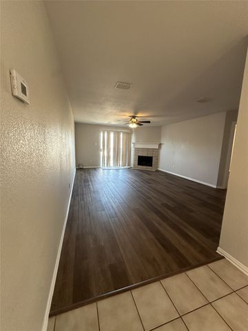 619 Mary Wilson Drive, Lancaster, TX 75146