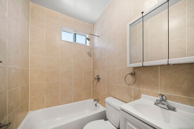 215 Woodlawn Terrace 1, Waterbury, CT 06710