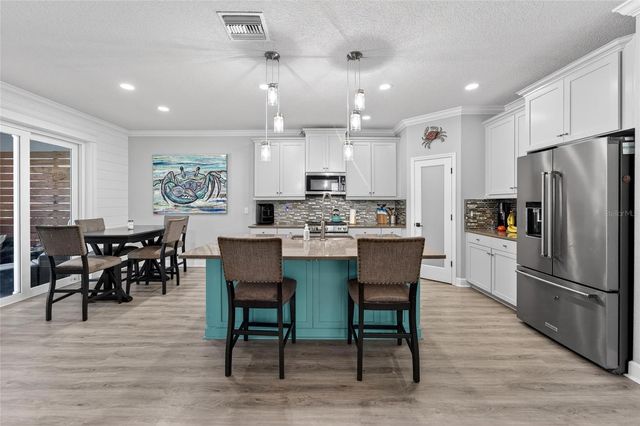 7504 LANTERN PARK AVENUE, Apollo Beach, FL 33572