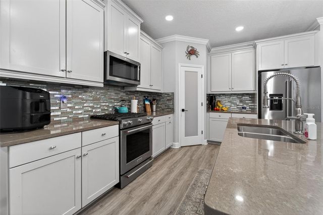 7504 LANTERN PARK AVENUE, Apollo Beach, FL 33572