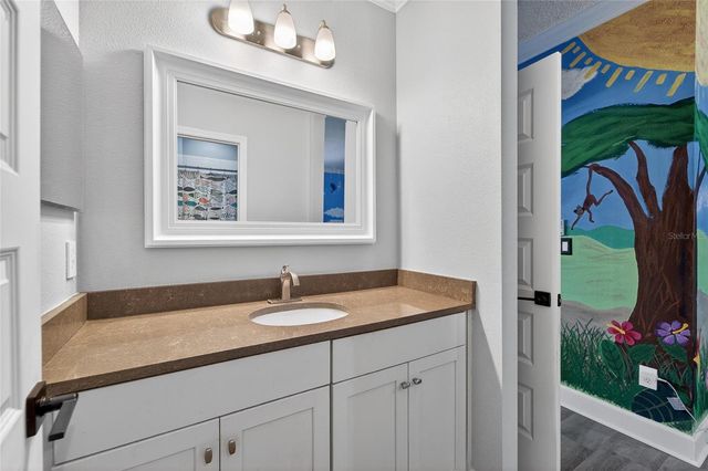 7504 LANTERN PARK AVENUE, Apollo Beach, FL 33572