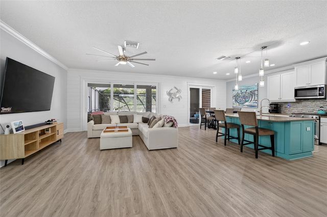 7504 LANTERN PARK AVENUE, Apollo Beach, FL 33572