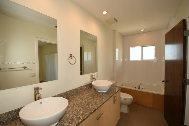 2780 SW 33 AVE, Miami, FL 33133