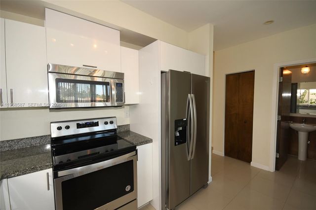 2780 SW 33 AVE, Miami, FL 33133