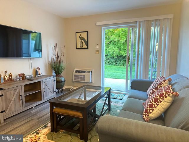1338-F W WYOMISSING BLVD, West Lawn, PA 19609