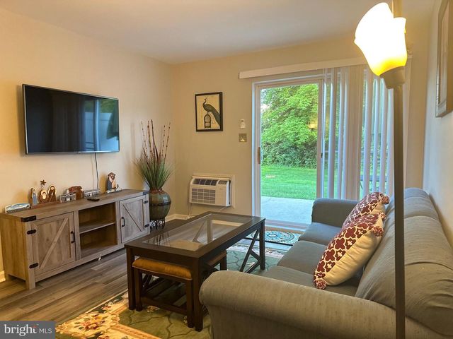 1338-F W WYOMISSING BLVD, West Lawn, PA 19609