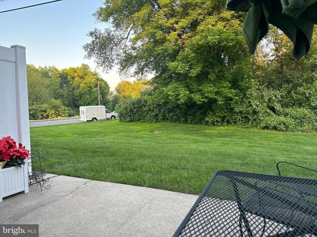 1338-F W WYOMISSING BLVD, West Lawn, PA 19609