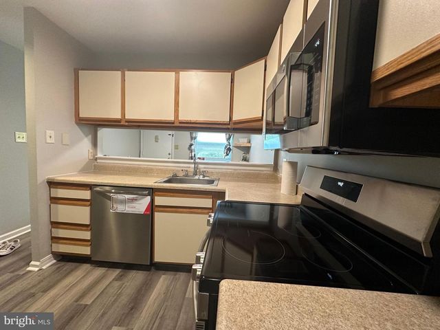 1338-F W WYOMISSING BLVD, West Lawn, PA 19609