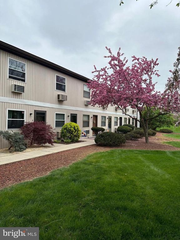 1338-F W WYOMISSING BLVD, West Lawn, PA 19609