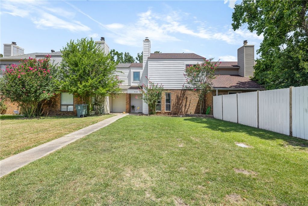 910 Navidad Street, Bryan, TX 77801 — photo 2
