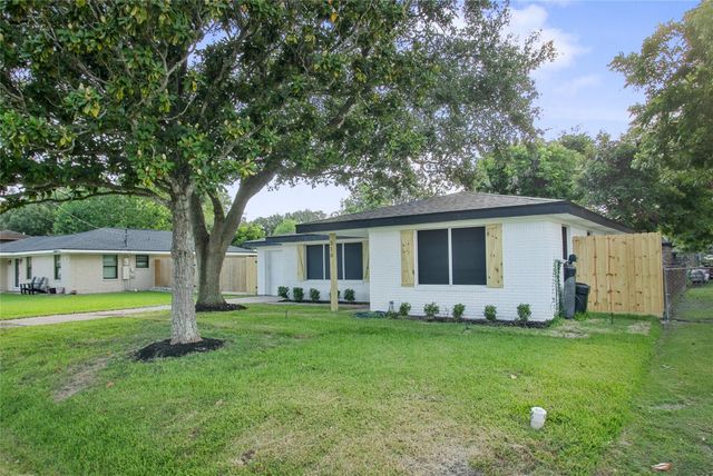 316 S Noble Road, Texas City, TX 77591