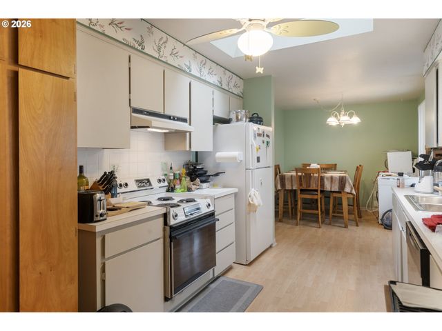 3142 22ND Ave, Forest Grove, OR 97116
