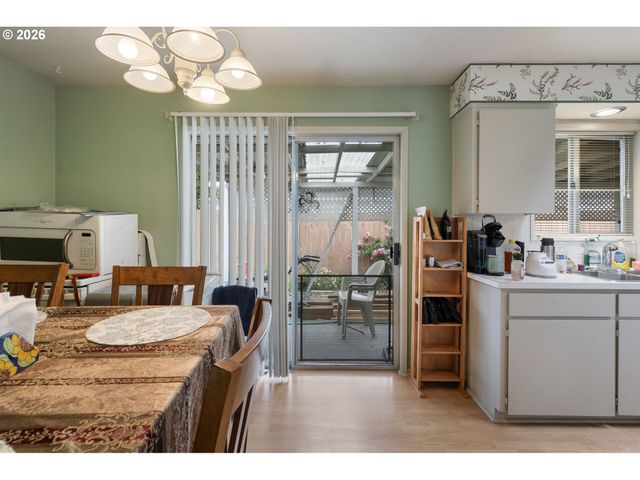 3142 22ND Ave, Forest Grove, OR 97116