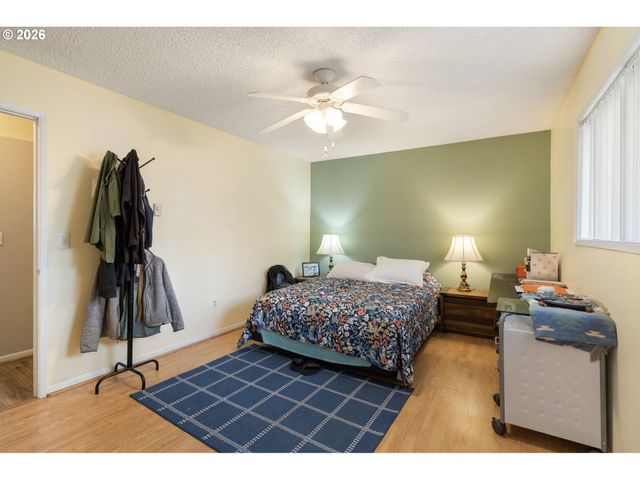 3142 22ND Ave, Forest Grove, OR 97116