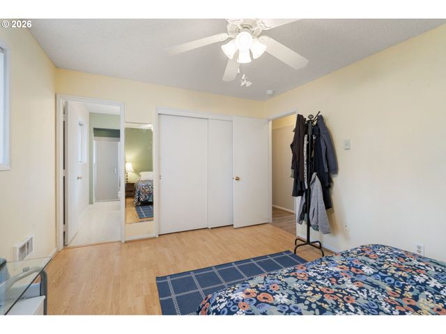 3142 22ND Ave, Forest Grove, OR 97116