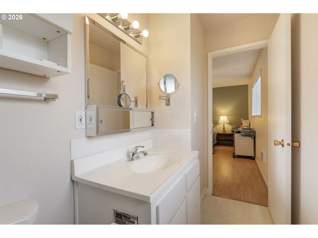 3142 22ND Ave, Forest Grove, OR 97116