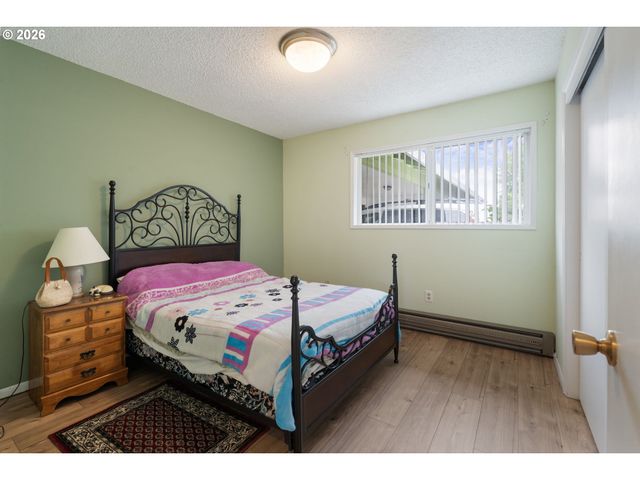 3142 22ND Ave, Forest Grove, OR 97116