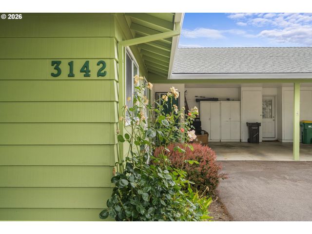 3142 22ND Ave, Forest Grove, OR 97116