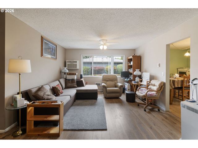 3142 22ND Ave, Forest Grove, OR 97116