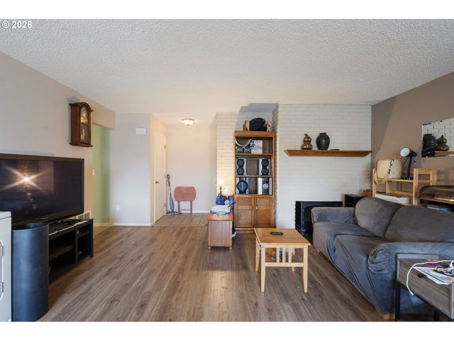 3142 22ND Ave, Forest Grove, OR 97116