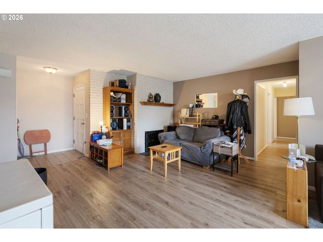 3142 22ND Ave, Forest Grove, OR 97116