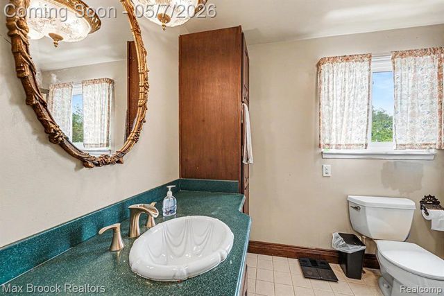 9642 Sharon Street, Taylor, MI 48180