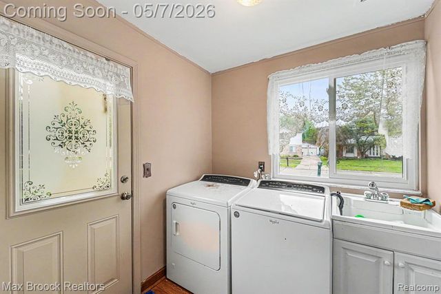 9642 Sharon Street, Taylor, MI 48180
