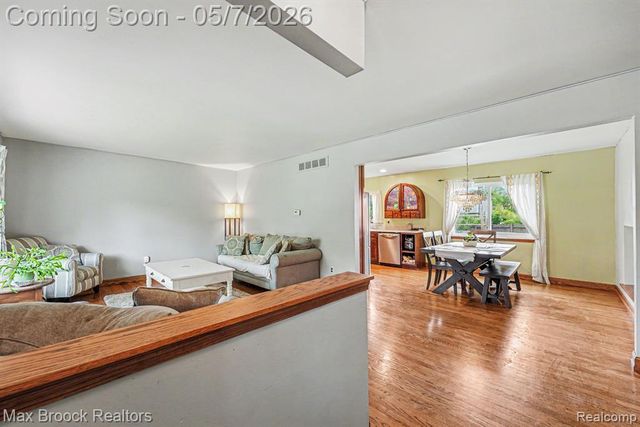 9642 Sharon Street, Taylor, MI 48180