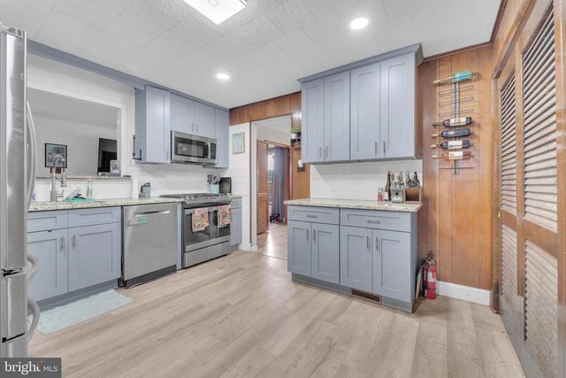 337 DREXEL AVE, Blackwood, NJ 08012