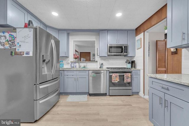 337 DREXEL AVE, Blackwood, NJ 08012
