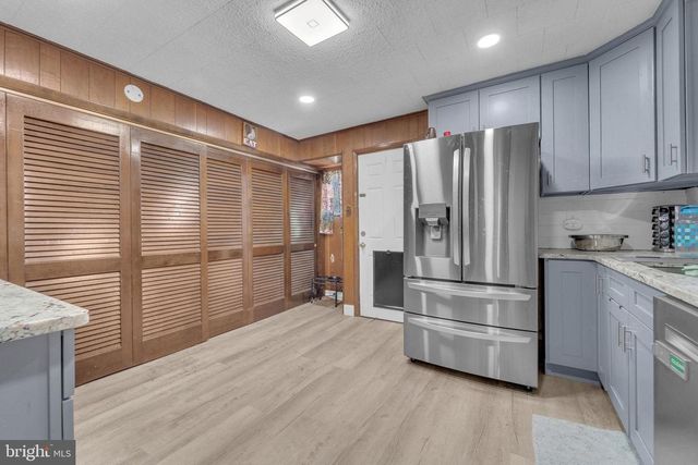 337 DREXEL AVE, Blackwood, NJ 08012