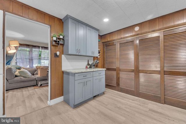 337 DREXEL AVE, Blackwood, NJ 08012