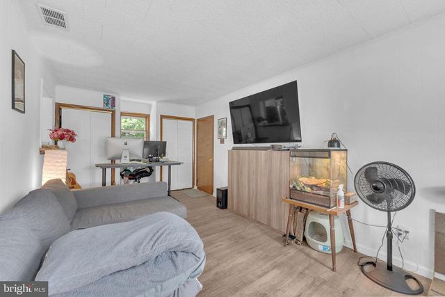 337 DREXEL AVE, Blackwood, NJ 08012