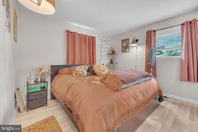 337 DREXEL AVE, Blackwood, NJ 08012