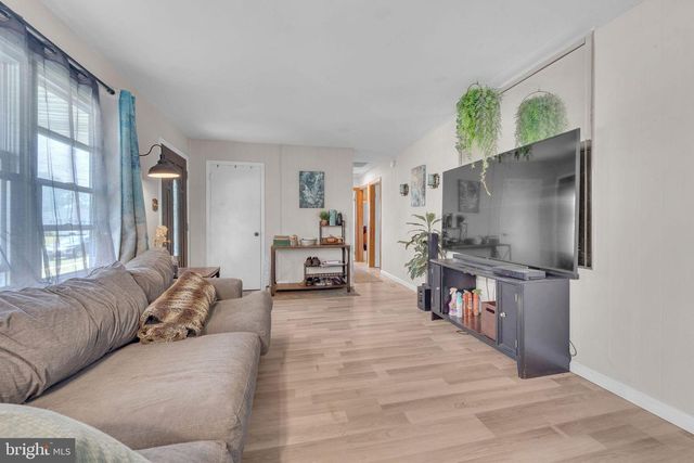 337 DREXEL AVE, Blackwood, NJ 08012
