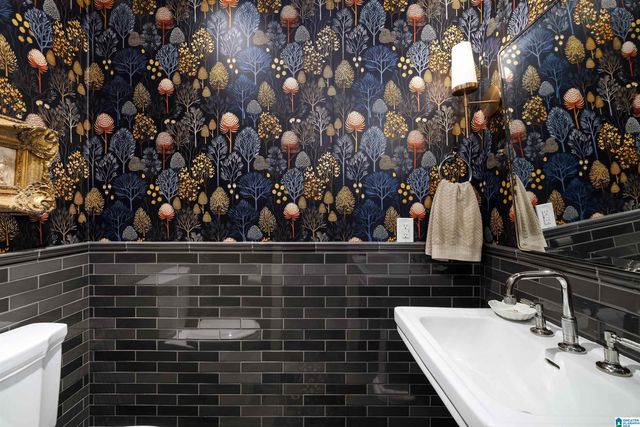 2005 WARWICK COURT, Birmingham, AL 35209