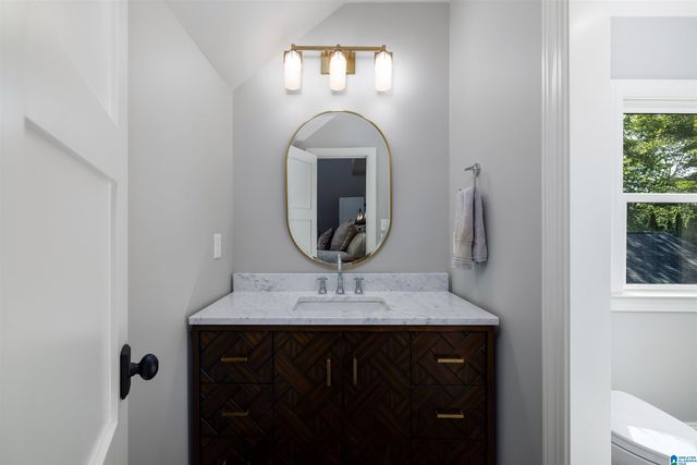 2005 WARWICK COURT, Birmingham, AL 35209