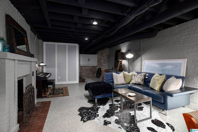 2005 WARWICK COURT, Birmingham, AL 35209