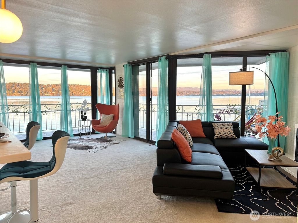 9500 Rainier Avenue S #212, Seattle, WA 98118