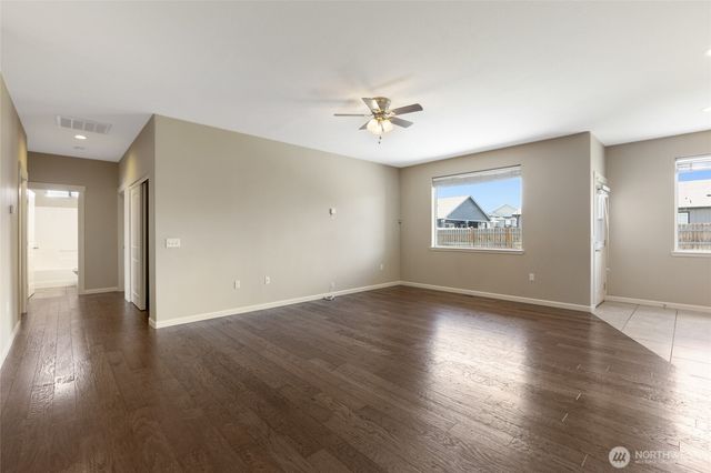 546 S Driftwood Lane, Moses Lake, WA 98837