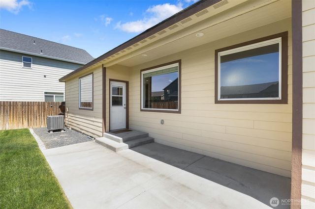 546 S Driftwood Lane, Moses Lake, WA 98837