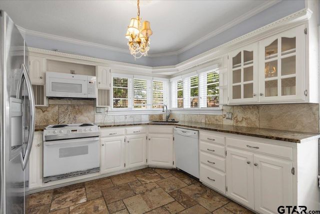 2002 Robertson Ave, Tyler, TX 75701